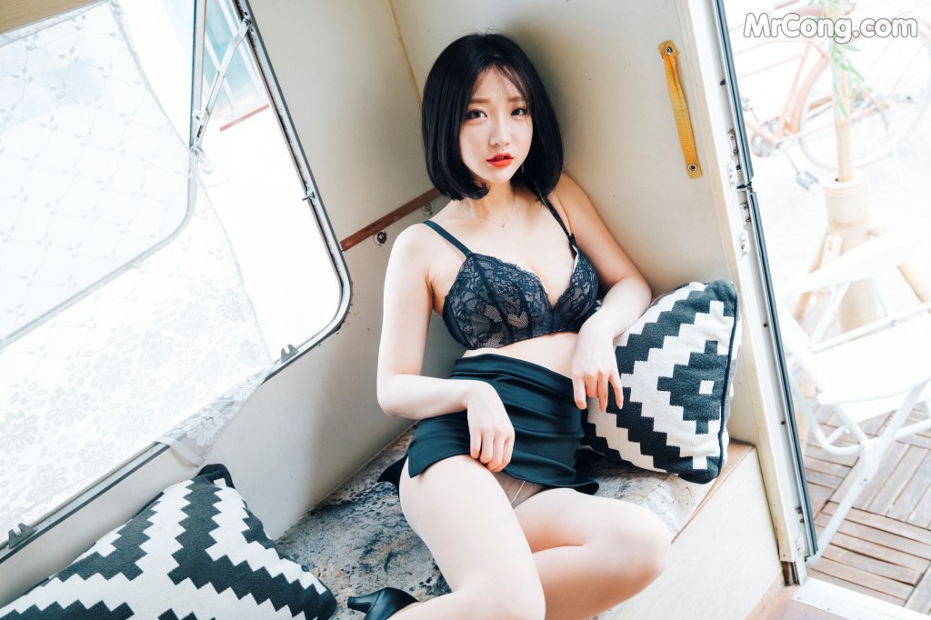 [Loozy] Officegirls Vacation Vol.2: Son Ye-Eun (손예은) (85 photos)