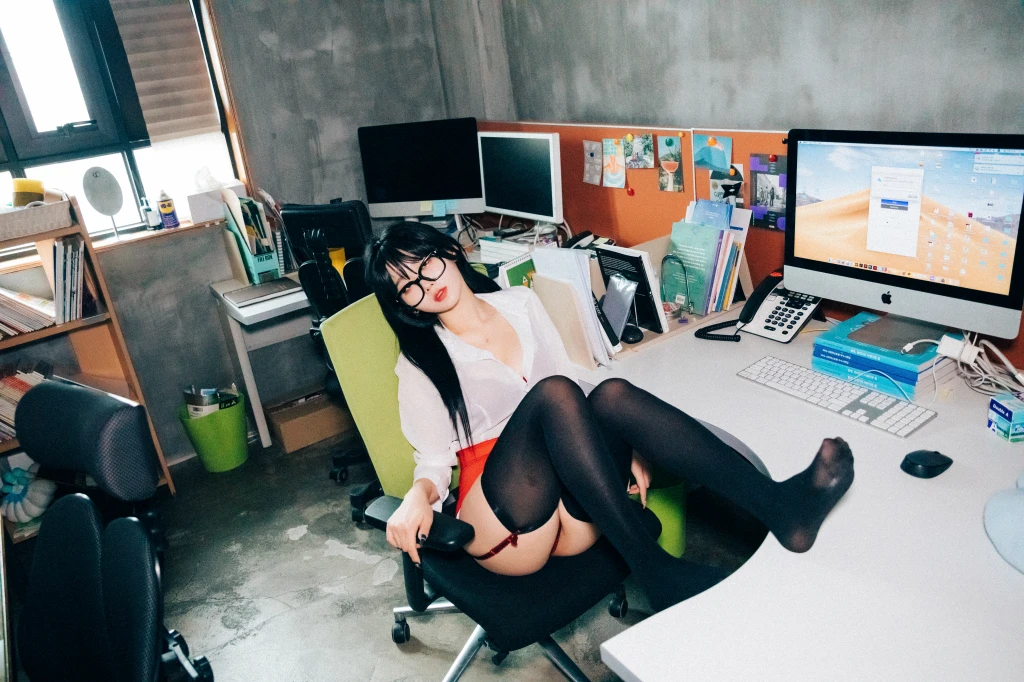 [Loozy] Zia (지아) – Office slave (220 ảnh + 6 videos) image No.125