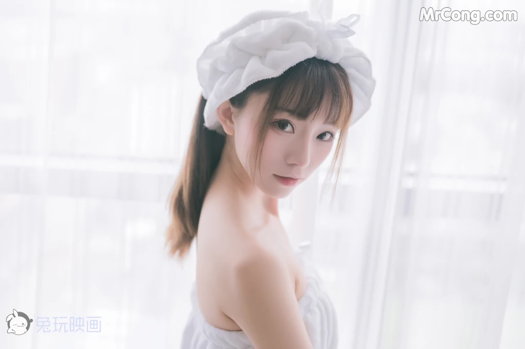 Cosplay@兔玩映画 Vol.019: 纯白浴巾 (44 photos)